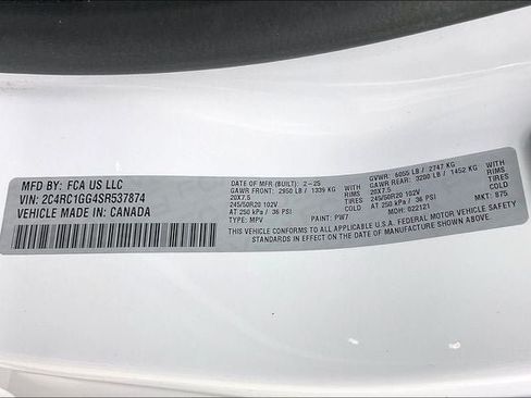 Used 2025 Chrysler Pacifica Limited FWD image 33