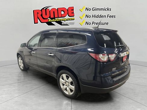 Used 2017 Chevrolet Traverse LT w/ Style and Technology Package AWD/4WD image 3