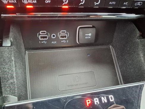 Certified 2022 Jeep Grand Cherokee L Limited w/ Luxury Tech Group II image 18