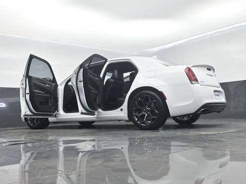 Used 2017 Chrysler 300 S image 73