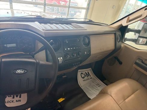 Used 2009 Ford F550 4x4 Regular Cab Super Duty image 10