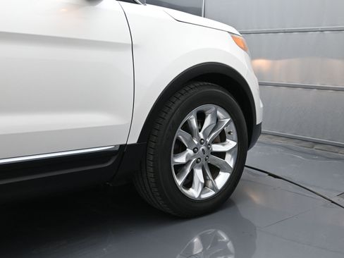 Used 2015 Ford Explorer XLT w/ Equipment Group 202A FWD image 45