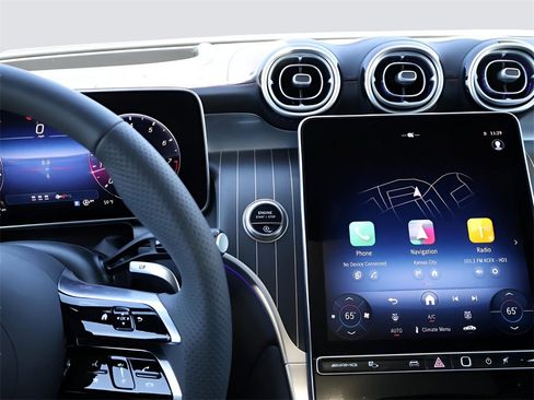 New 2025 Mercedes-Benz GLC 43 AMG 4MATIC image 32