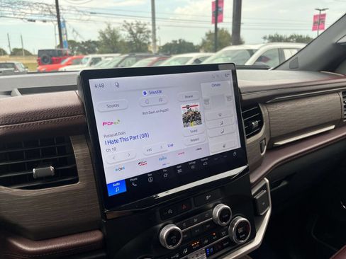 Used 2024 Ford Expedition Limited AWD/4WD image 21