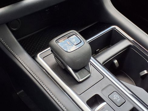 Used 2025 Nissan Pathfinder SV FWD image 19