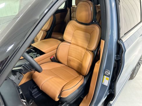 New 2025 Lincoln Aviator Black Label image 10