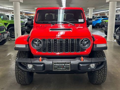 New 2025 Jeep Gladiator Mojave image 2