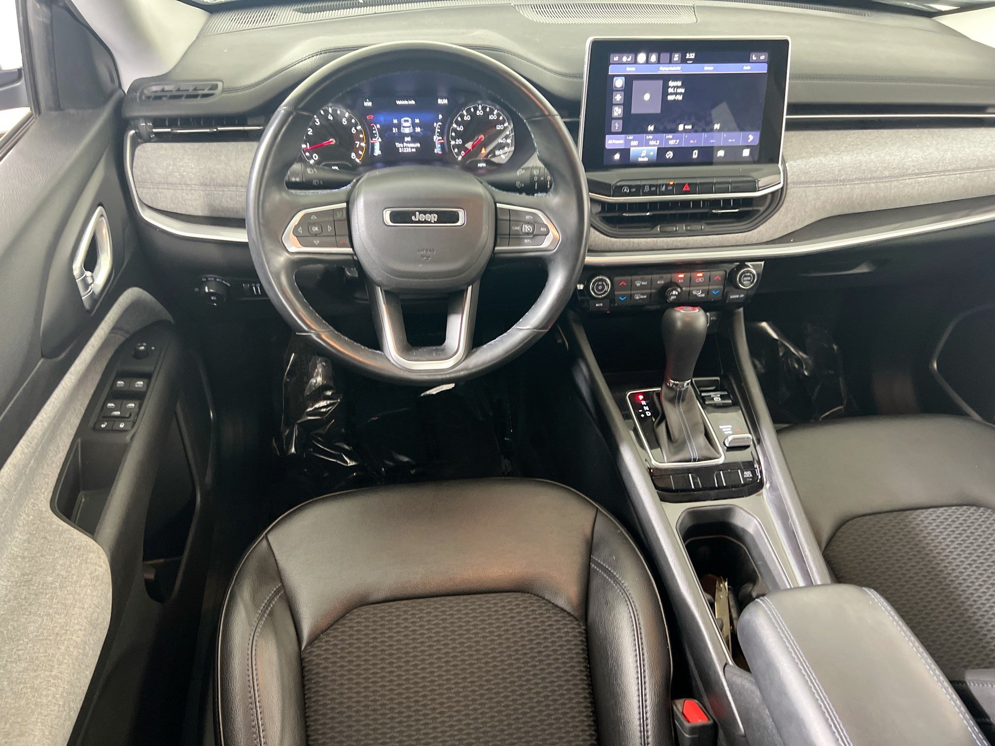 Used 2022 Jeep Compass Latitude w/ Convenience Group AWD/4WD image 21