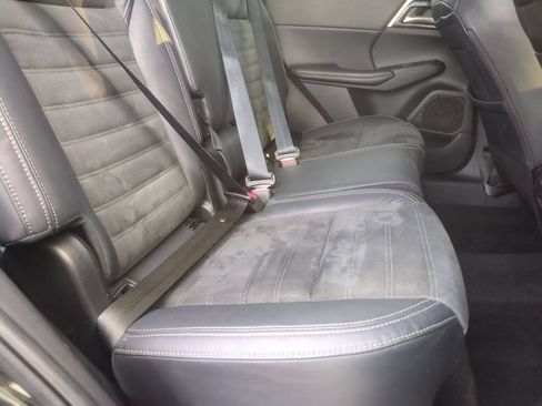 Used 2022 Mitsubishi Outlander SE FWD image 16