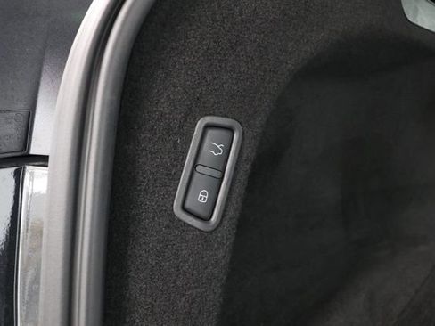 Used 2022 Maserati Levante Modena AWD/4WD image 37