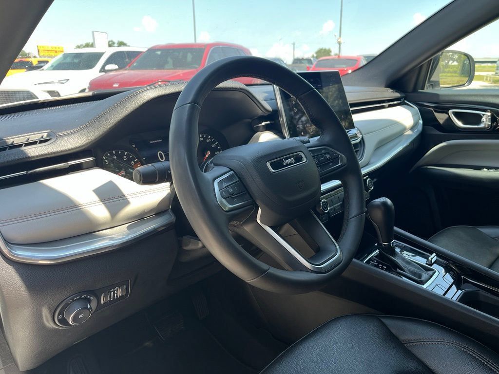 Used 2024 Jeep Compass Limited AWD/4WD image 15