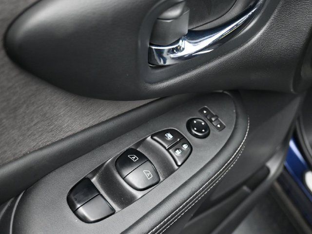 Used 2023 Nissan Murano SV FWD image 14