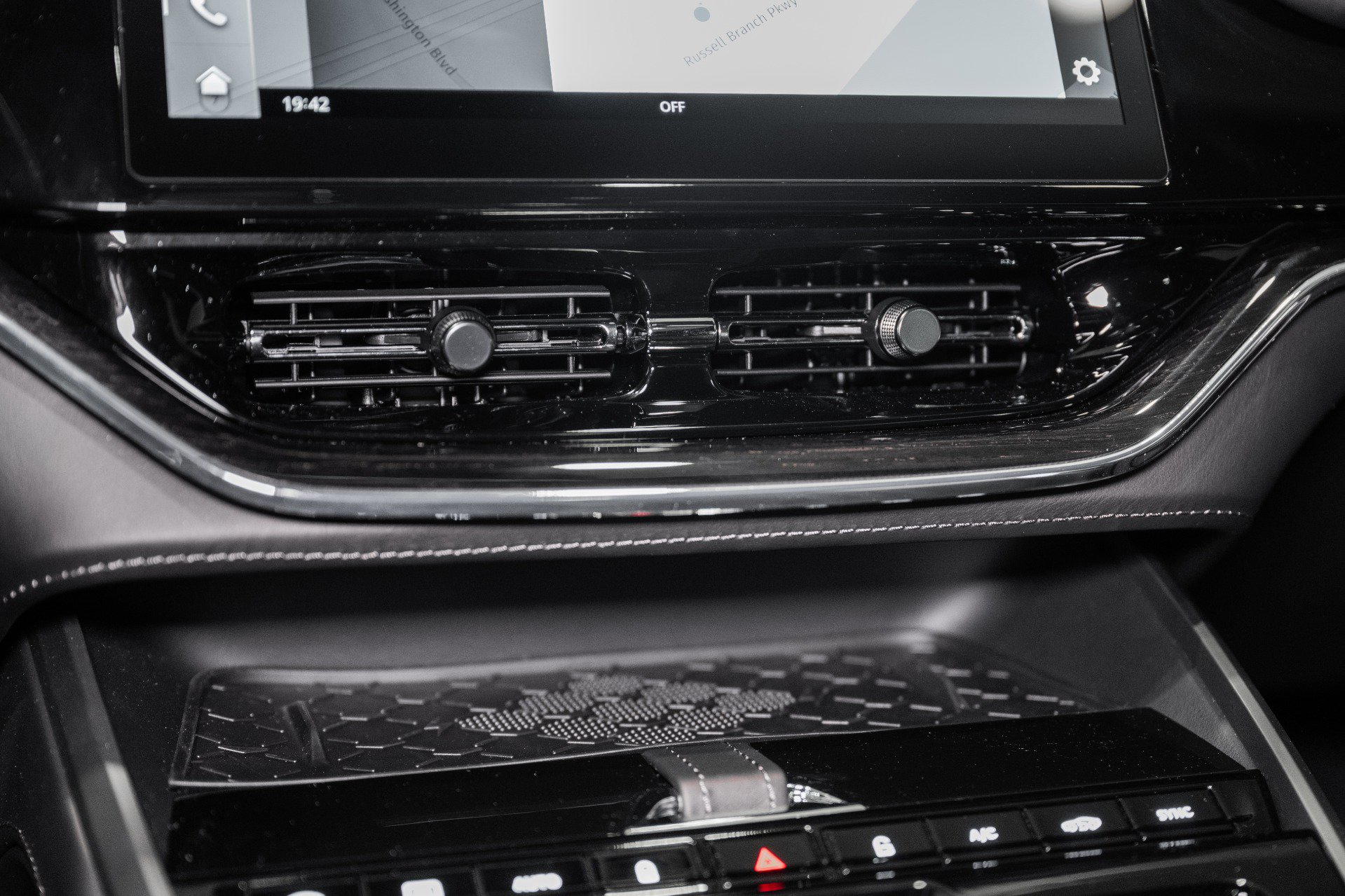 New 2026 Aston Martin DBX 707 AWD/4WD image 30