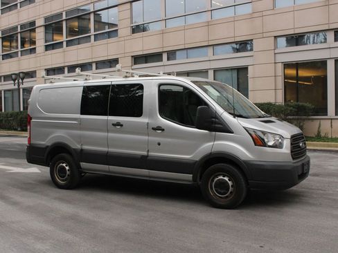 Used 2018 Ford Transit 250 130 Low Roof image 2