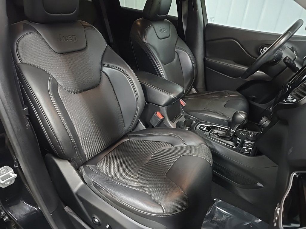 Used 2019 Jeep Cherokee Limited AWD/4WD image 15