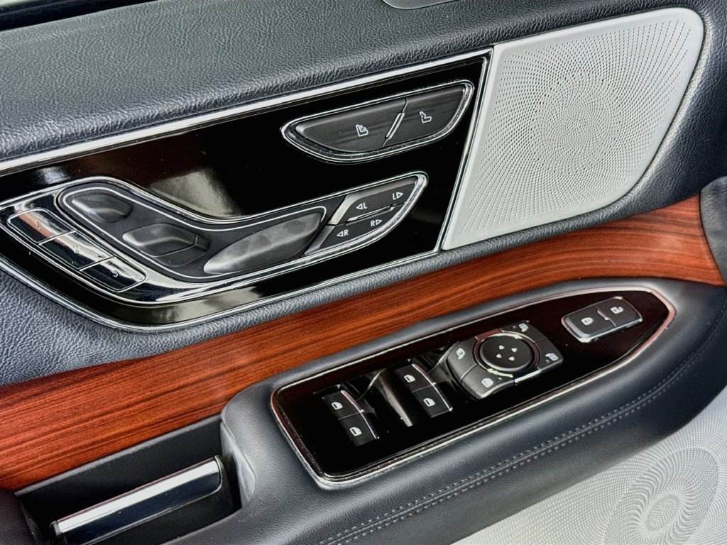 Used 2022 Lincoln Navigator Reserve RWD image 18