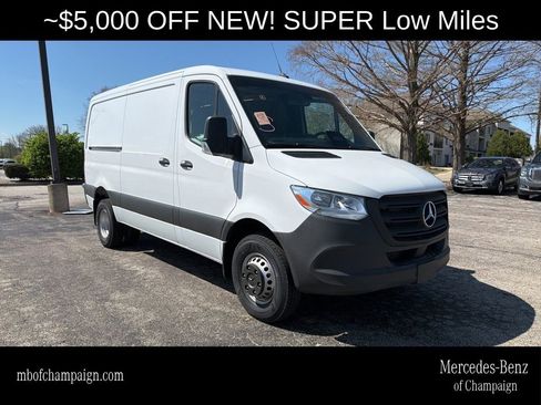 Used 2026 Mercedes-Benz Sprinter 4500 image 1