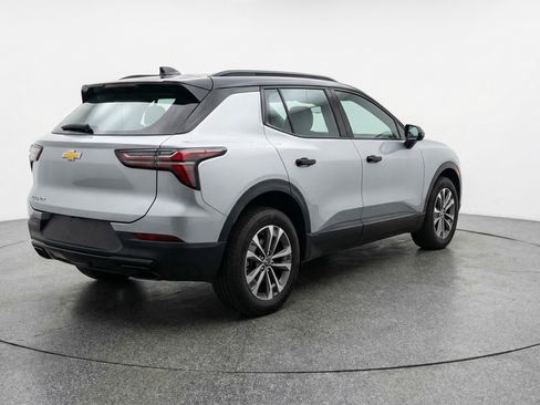Used 2025 Chevrolet Equinox LT FWD image 9