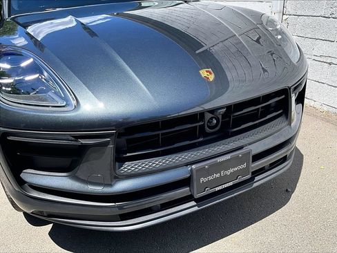 Certified 2026 Porsche Macan AWD/4WD image 32