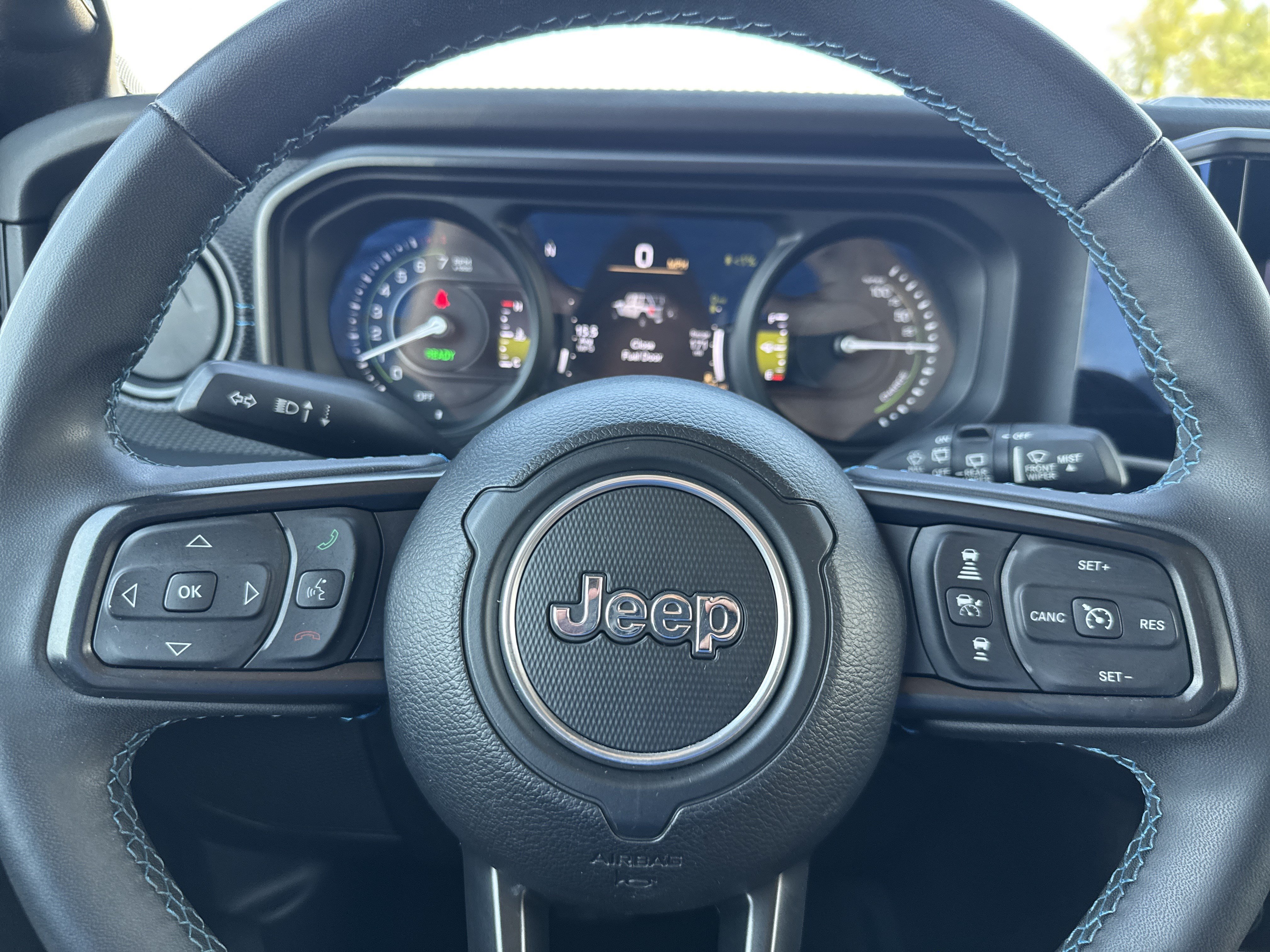 Used 2024 Jeep Wrangler Unlimited Rubicon 4xe AWD/4WD image 10