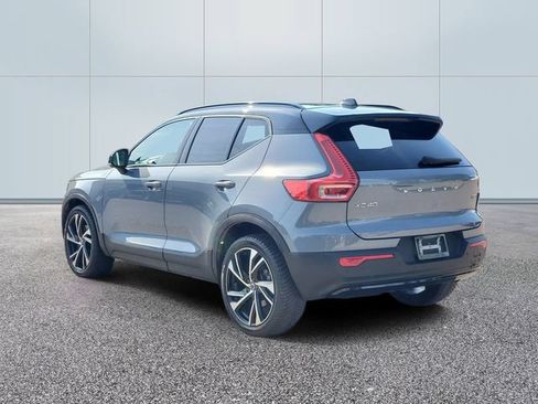 Used 2021 Volvo XC40 T5 R-Design AWD/4WD image 6