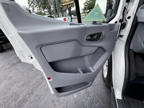Used 2017 Ford Transit 150 XLT image 22