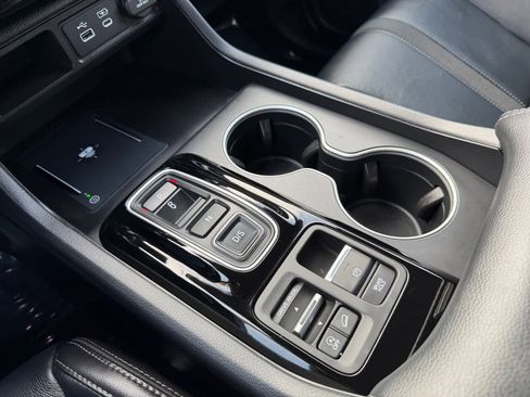 Used 2023 Honda Pilot Touring image 25