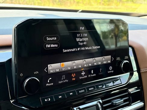 Used 2025 Nissan Pathfinder Platinum FWD image 18