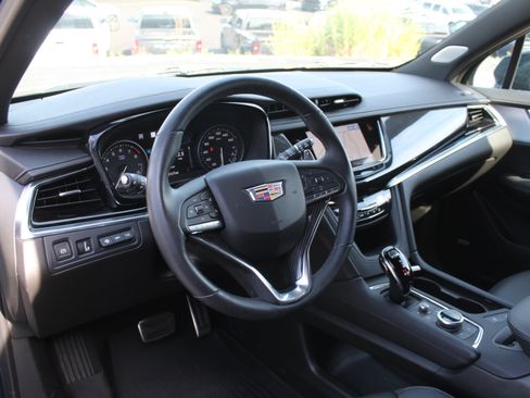 Used 2024 Cadillac XT6 Sport w/ Technology Package AWD/4WD image 16