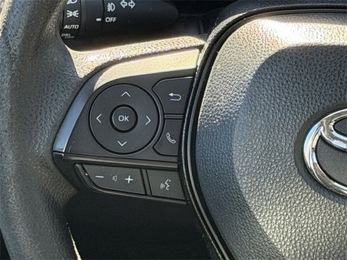 Used 2021 Toyota RAV4 XLE image 12