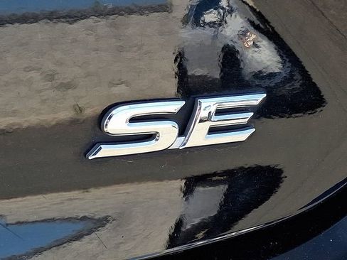 Used 2025 Toyota Camry SE FWD image 29
