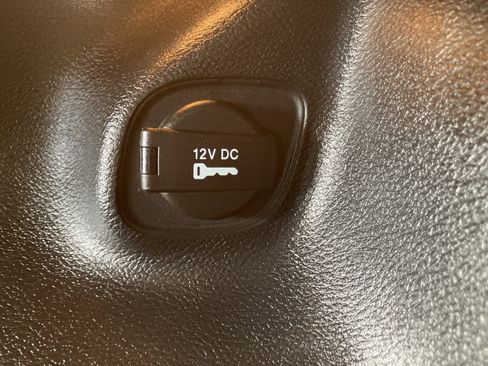 Used 2020 Jeep Cherokee Limited image 33