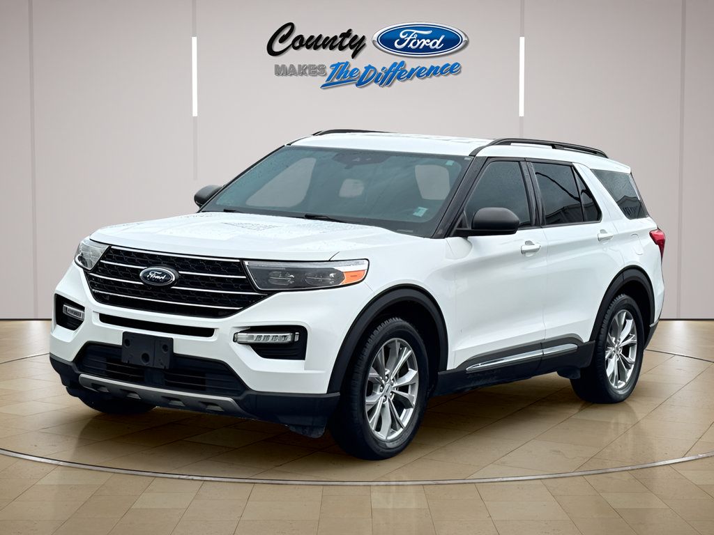 Used 2022 Ford Explorer XLT w/ Equipment Group 202A RWD image 2