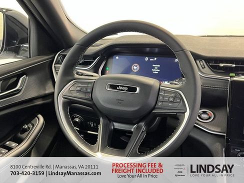 New 2025 Jeep Grand Cherokee Altitude image 19