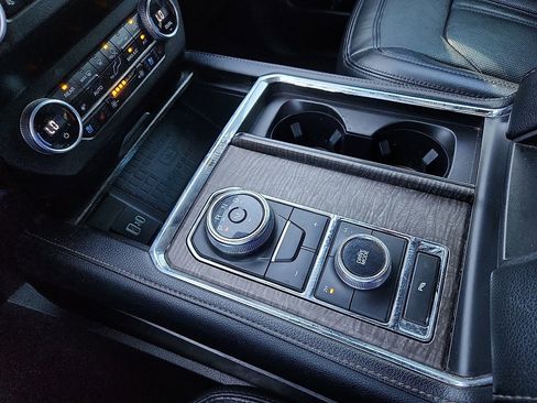 Used 2021 Ford Expedition Max Limited image 11