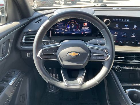 Used 2025 Chevrolet Traverse LT AWD/4WD image 4