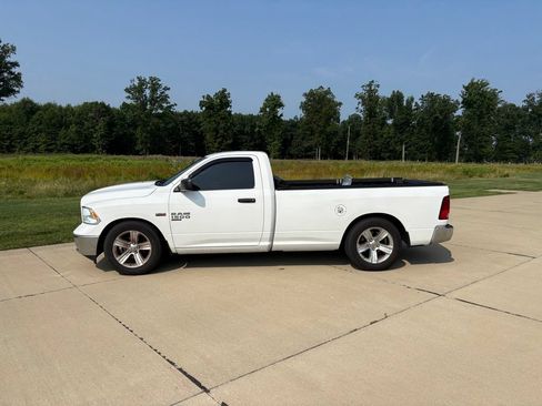 Used 2019 RAM 1500 Tradesman w/ Popular Equipment Group RWD image 3