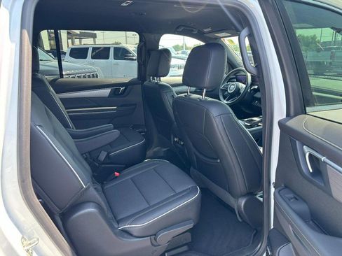 Used 2026 Buick Enclave Preferred AWD/4WD image 13