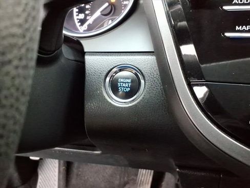 Used 2020 Toyota Camry LE w/ Convenience Package image 33