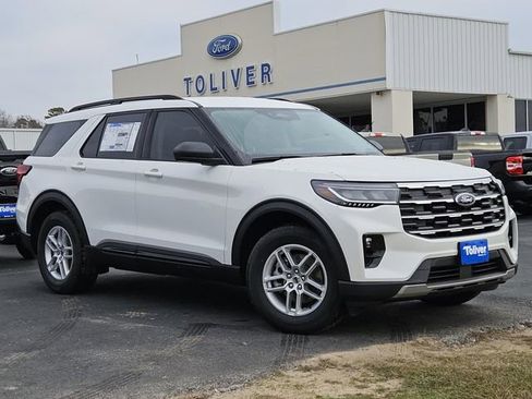 New 2026 Ford Explorer Active w/ Active Comfort Package image 2