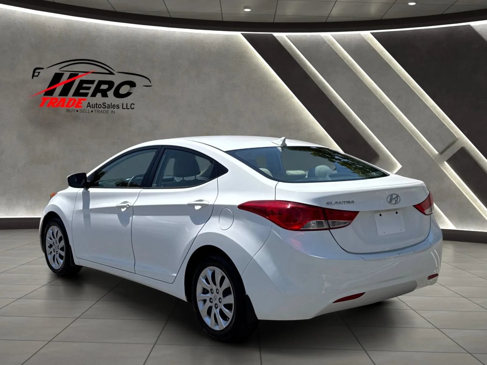 Used 2013 Hyundai Elantra GLS FWD image 6