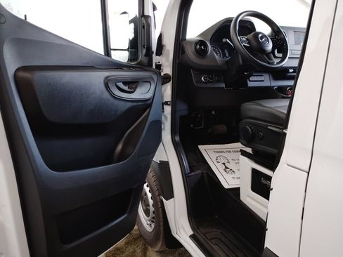 Used 2023 Mercedes-Benz Sprinter 3500 image 17