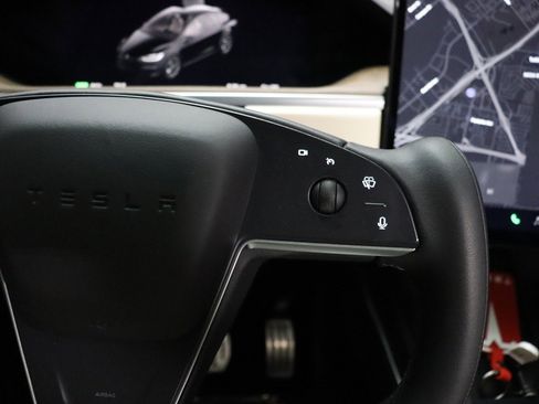 Used 2023 Tesla Model X image 44