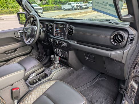 Used 2021 Jeep Wrangler Unlimited Sahara AWD/4WD image 37