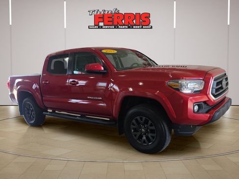 Used 2023 Toyota Tacoma SR5 AWD/4WD image 3