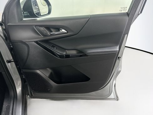 Used 2025 Chevrolet Equinox LT image 31