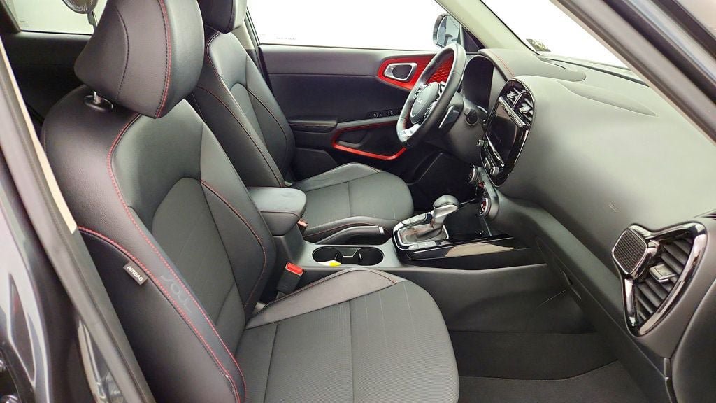 Used 2022 Kia Soul Turbo FWD image 24