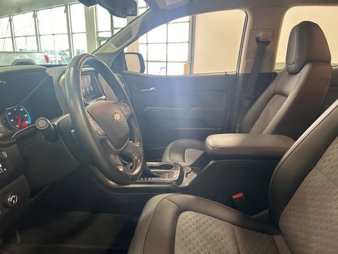 Used 2022 Chevrolet Colorado Z71 w/ Z71 Midnight Edition image 12