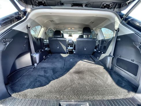 Used 2022 Toyota Highlander XLE image 26