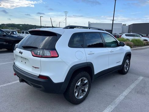 Used 2019 Jeep Cherokee Trailhawk AWD/4WD image 3